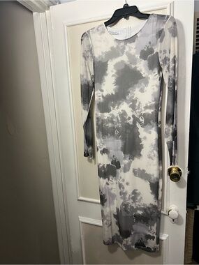 Modway Gray & White Tie-Dye Maxi Dress